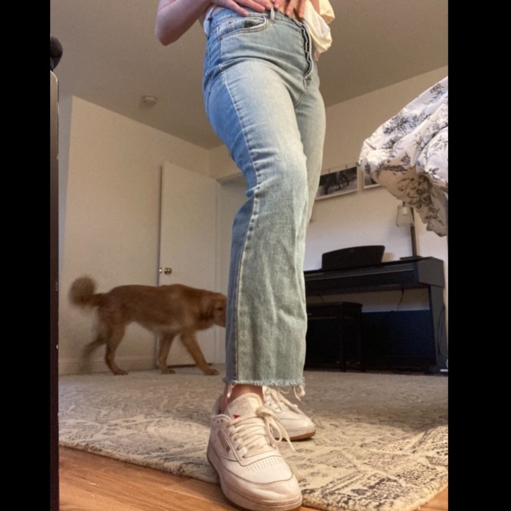 BDG Urban Outfitters Light Wash Slim Straight Jeans Size 28